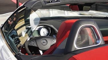 Mercedes SLS AMG Roadster tableau de bord
