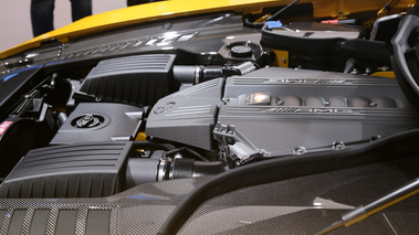 Mercedes SLS AMG Black Series jaune moteur