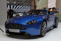 Salon de Genève 2012 - Aston Martin V8 Vantage S bleu 3/4 avant gauche