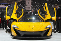 Salon de Genève 2013 - McLaren P1 jaune face avant portes ouvertes