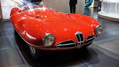 Salon de Genève 2016 - Alfa Romeo Disco Volante rouge face avant