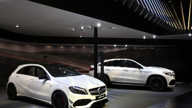 Salon de Genève 2016 - Mercedes A45 AMG blanc 3/4 avant droit
