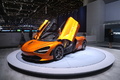 Salon de Genève 2017 - McLaren 720S orange 3/4 avant gauche portes ouvertes