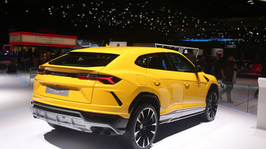 Salon de Genève 2018 - Lamborghini Urus jaune 3/4 arrière droit