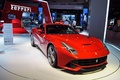 Mondial de l'Automobile de Paris 2012 - Ferrari F12 Berlinetta rouge 3/4 avant droit