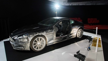 Mondial de l'Automobile de Paris 2016 - Aston Martin DBS Casino Royale profil
