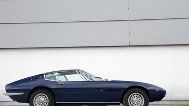 Vente Artcurial - Maserati Ghibli bleu profil