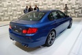 Salon de Francfort IAA 2011 - BMW M5 F10 bleu 3/4 arrière droit