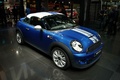 Salon de Francfort IAA 2011 - Mini Coupé Cooper S bleu/blanc 3/4 avant droit