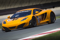 McLaren MP4-12C GT3 orange 3/4 avant gauche penché 2