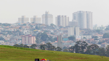 Brésil 2011 Red Bull et ville en fond