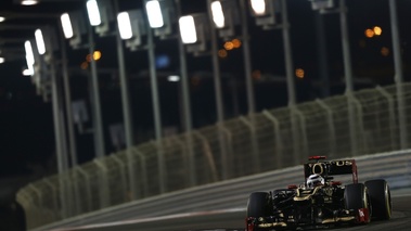 F1 GP Abou Dabi 2012 Lotus nuit
