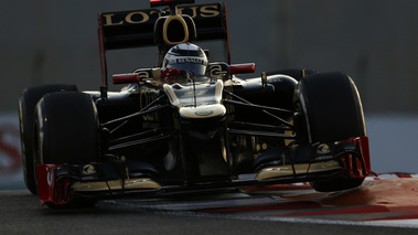 F1 GP Abou Dabi 2012 Lotus vue de face