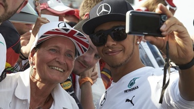 F1 GP Allemagne 2014 Mercedes portrait Hamilton selfie