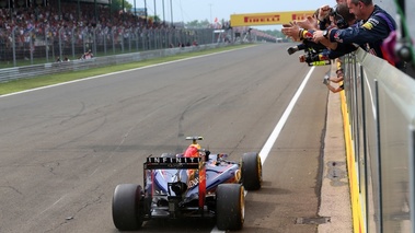F1 GP Hongrie 2014 Red Bull ligne d'arrivée