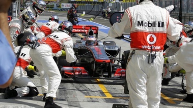 F1 GP Hongrie McLaren stand