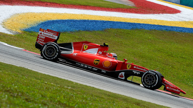 F1 GP Malaisie 2015 Ferrari profil 