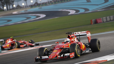 GP F1 Abou Dhabi 2015 Ferrari Vettel et Raikkonen 