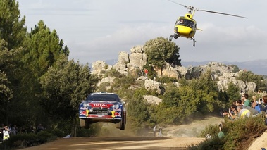 WRC Italie 2012 Citroën Hirvonen jump hélicoptère