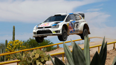 WRC Mexxique 2013 Volkswagen jump