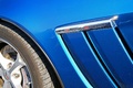 Cars & Coffee Paris - Chevrolet Corvette C6 Grand Sport bleu logo aile