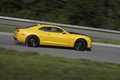 Chevrolet Camaro 1LE - jaune - profil droit, en travers