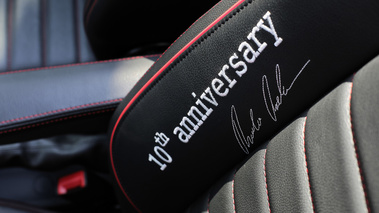 Smart Brabus 10th Anniversary - gris/titane - habitacle, logo 10th Anniversary