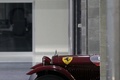 Visite de l'usine Zagato - Alfa Romeo bordeaux vue de profil coupé debout
