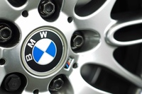 BMW M5 E39 grise, logo de la jante - C.R. Ghislain Balemboy