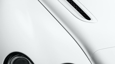 Bentley Supersports-blanche-détail capot phare avant