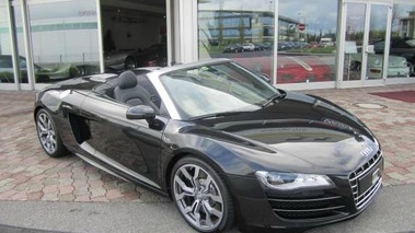 AUDI R8 Spyder - VENDU 2010 - 3/4 avant droit