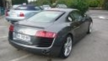 AUDI R8 V8 - VENDU 2010 - Vue 3/4 arrière droit