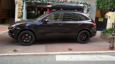 PORSCHE Cayenne Turbo - VENDU 2010 - profil 2