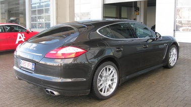 PORSCHE Panamera 4S - VENDU 2010 - profil