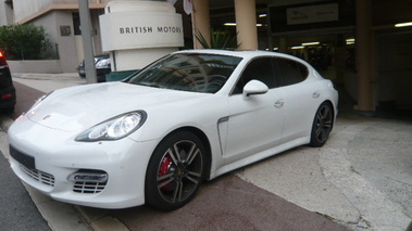 PORSCHE Panamera Turbo - VENDU 2011 - 3/4 avant gauche