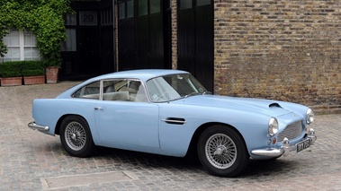 ASTON MARTIN DB4 - VENDU 1960 - 3/4 avant droit